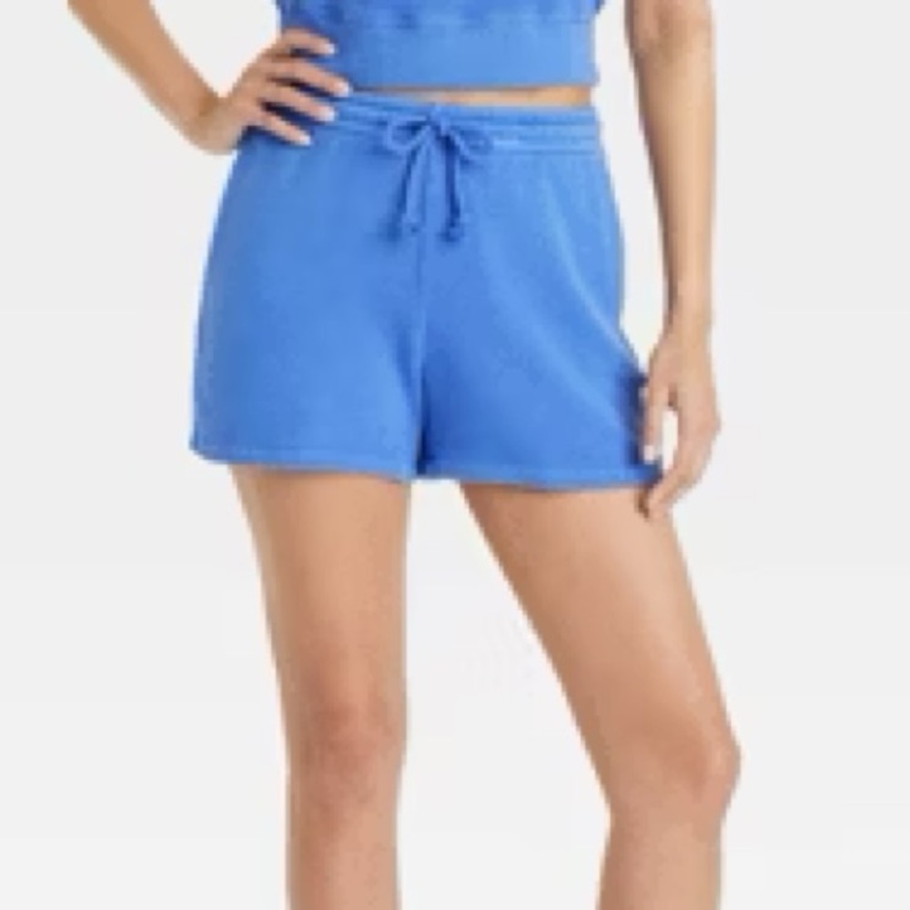 ☑️Size M target brand blue sweat shorts